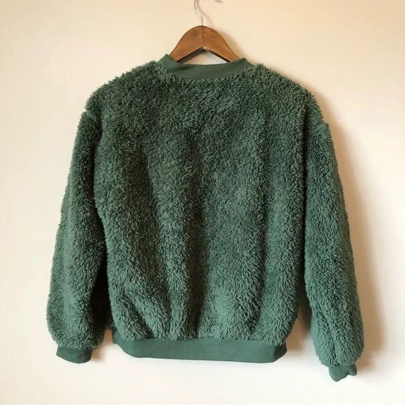 ✨$8 CLEAR-OUT✨ Bluenotes Sherpa Christmas Holiday Ok But First Presents Sweater - Picture 6 of 12